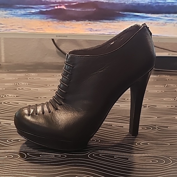 Mr. KT - Picture 3 of 4